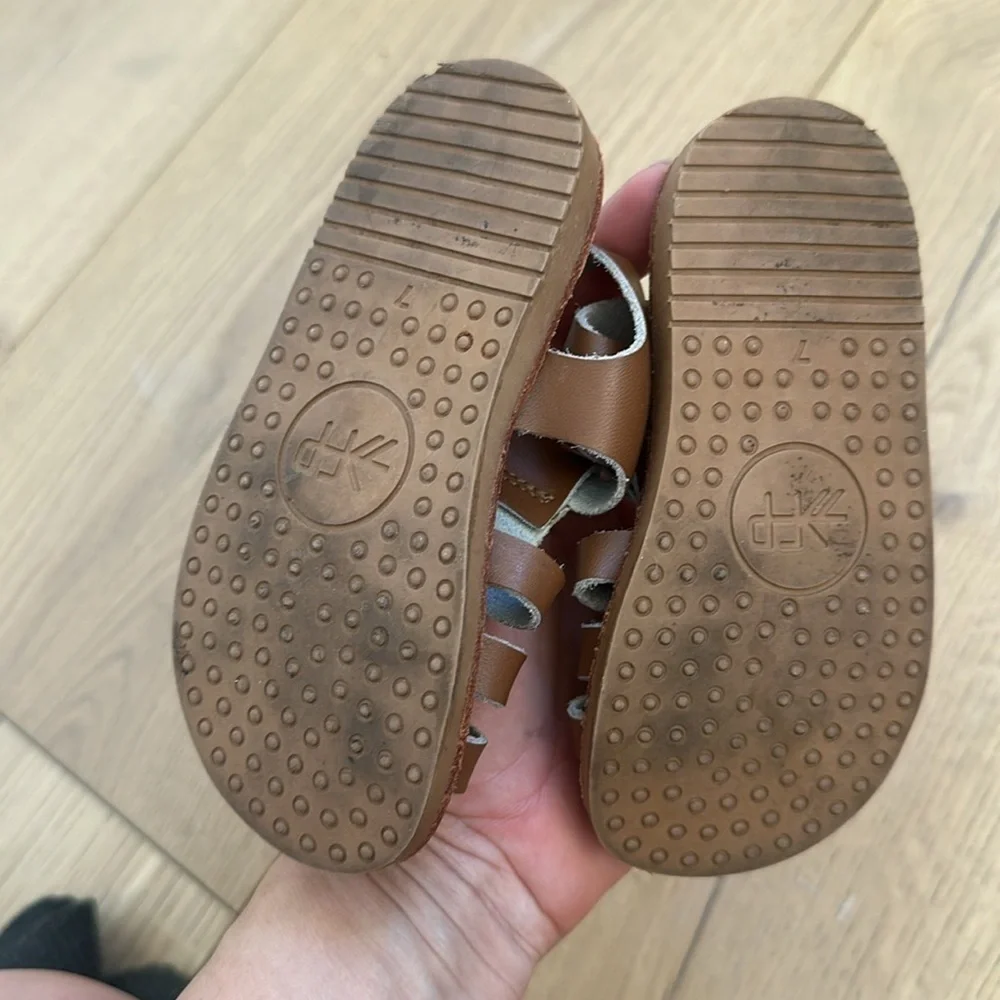 Freshly picked Cognac Bixby Sandal toddler 7 brown